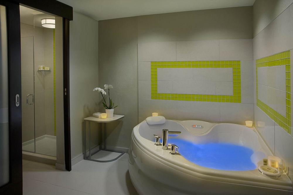 สปริงฮิลล์ สวีท บาย แมริออท โทรอนโต วอน Hotel ภายนอก รูปภาพ
